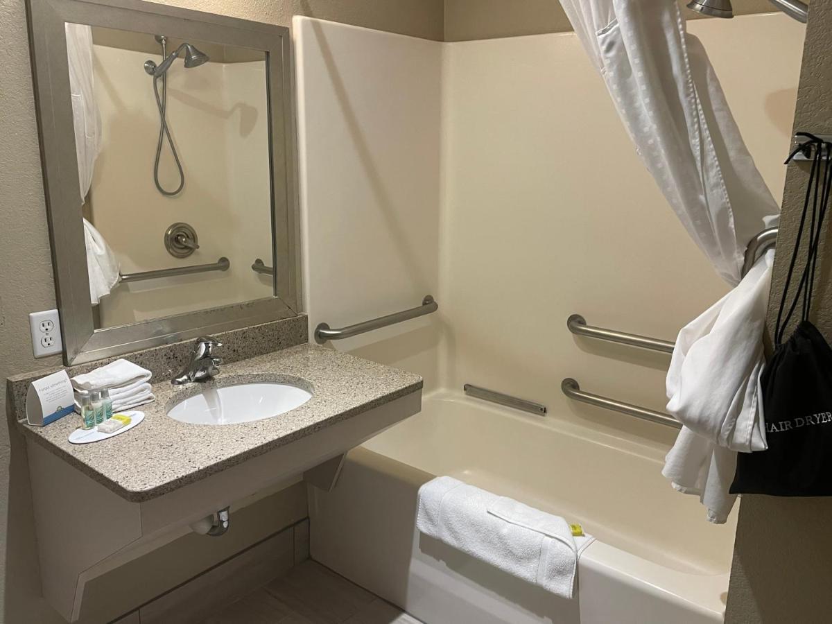 Spark By Hilton La Crosse Onalaska Extérieur photo
